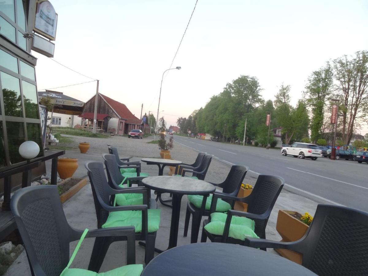 Motel Zoka Dvorovi Exterior foto
